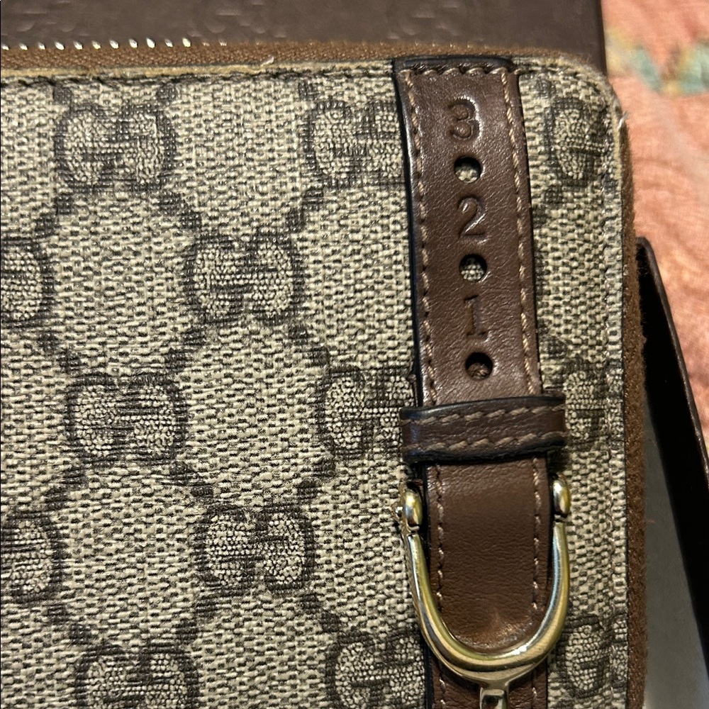 Gucci Tan and Brown GG Pattern Wallet - Picture 3 of 13